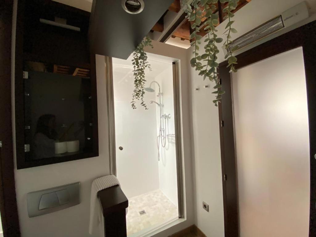 Hostfy Centro Puerta Osario Apartment Севиля Екстериор снимка