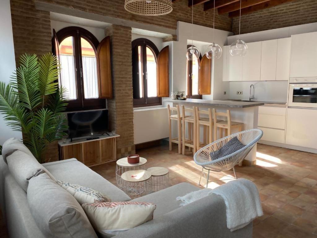 Hostfy Centro Puerta Osario Apartment Севиля Екстериор снимка